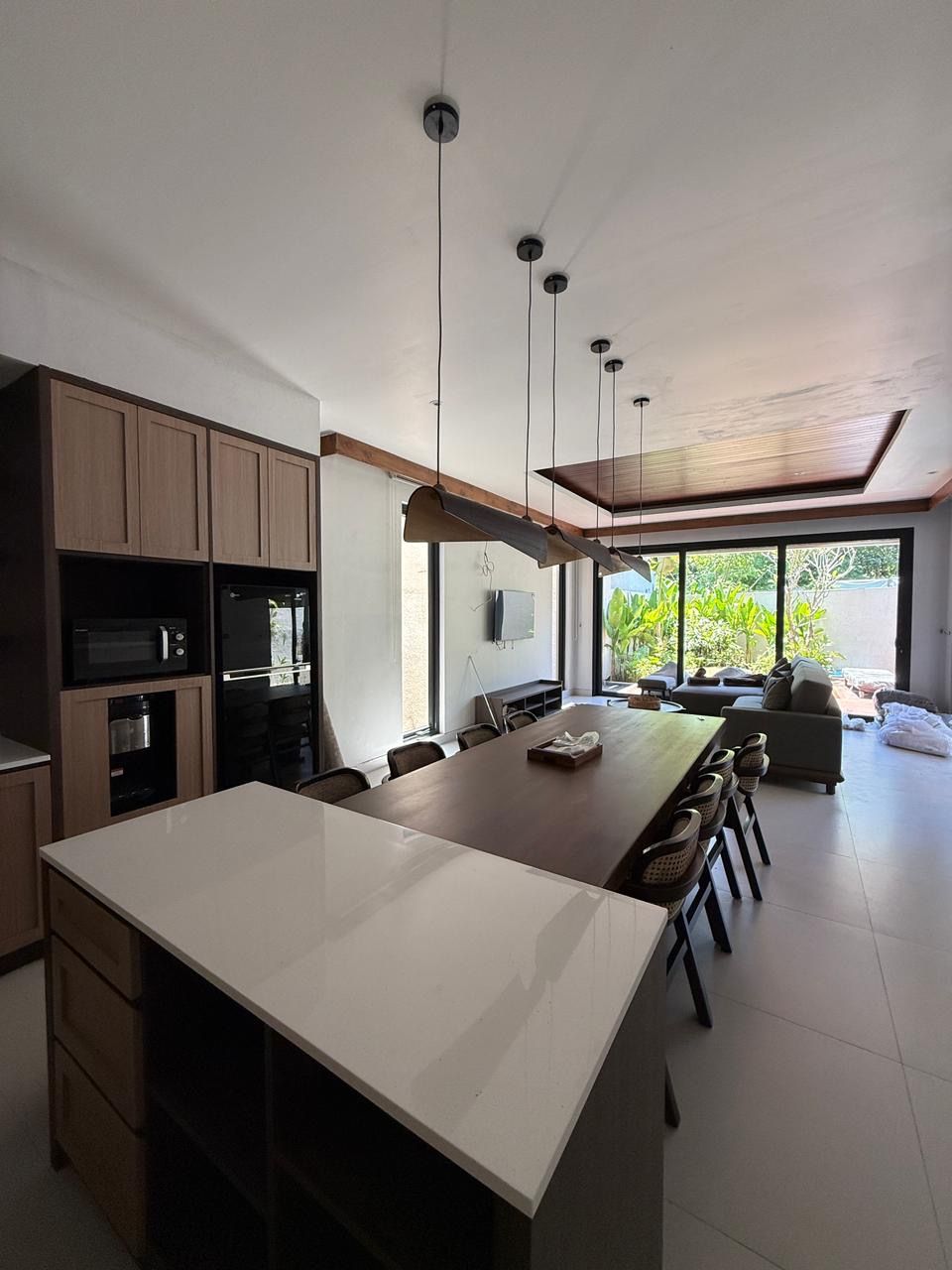 4 Bedroom Villa in Central Canggu — view 3