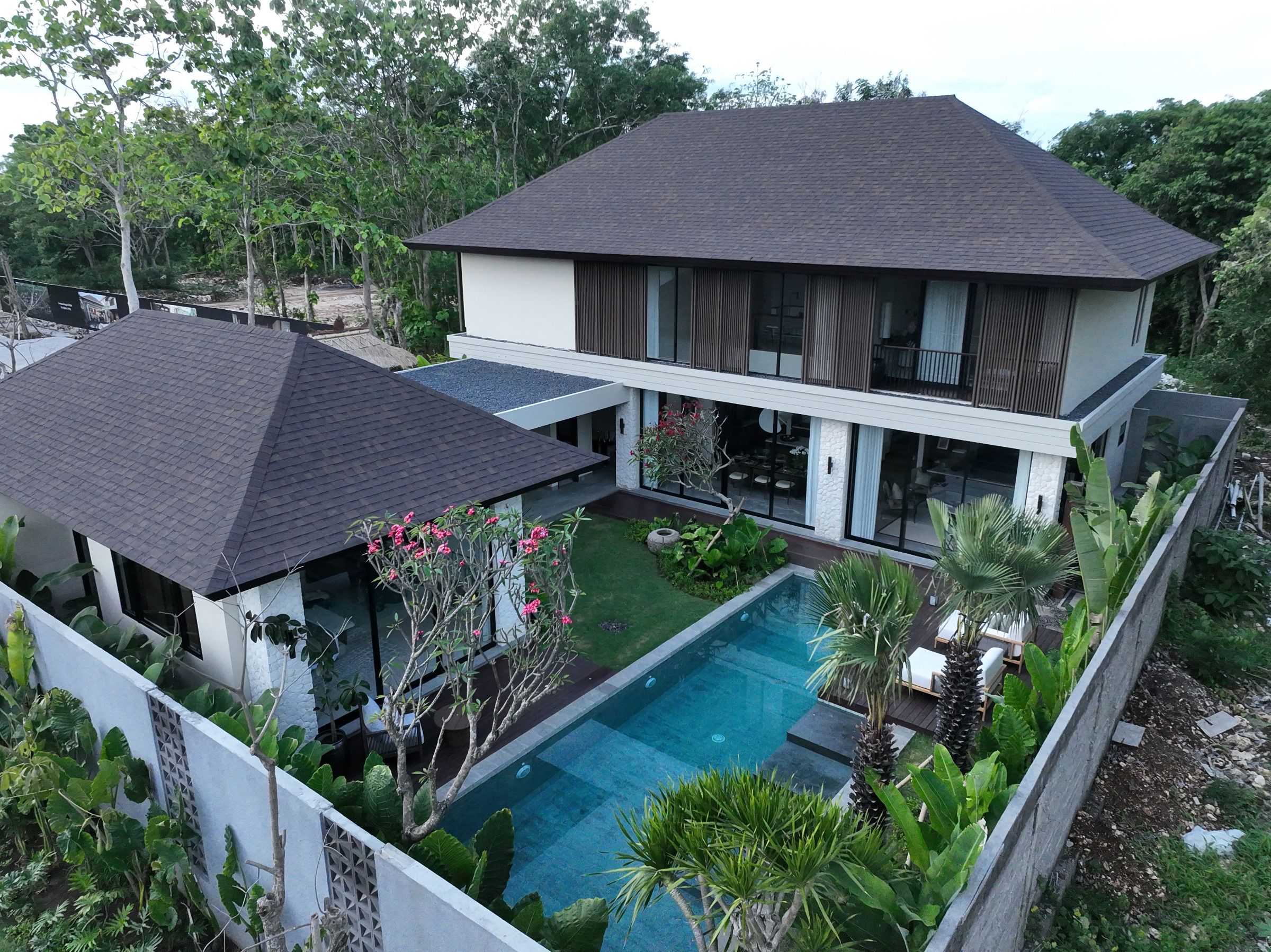 Modern Balinese Ultra Luxury Resort Villa in Jimbaran - Award Winning Project — view 3