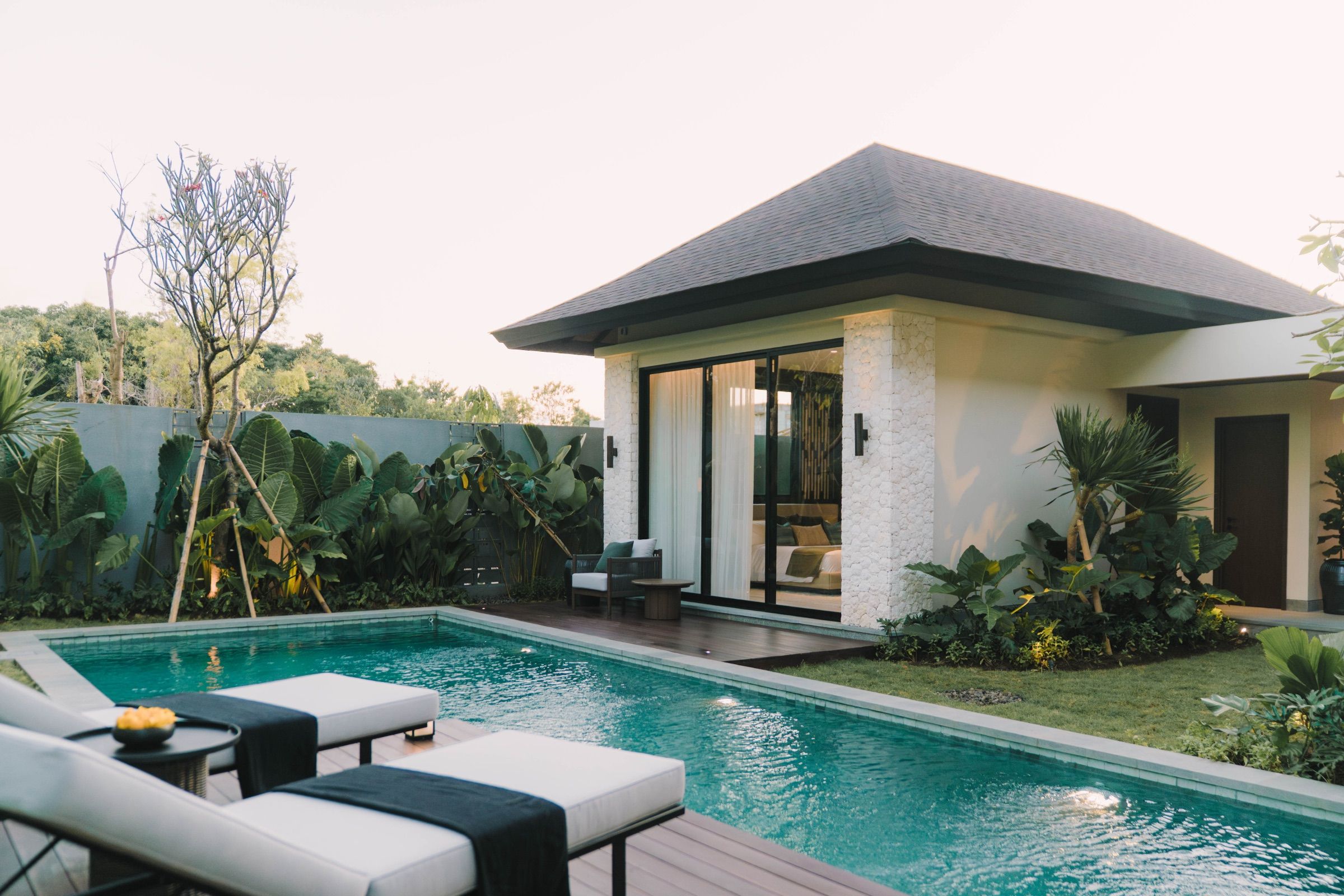 Modern Balinese Ultra Luxury Resort Villa in Jimbaran - Award Winning Project — view 4