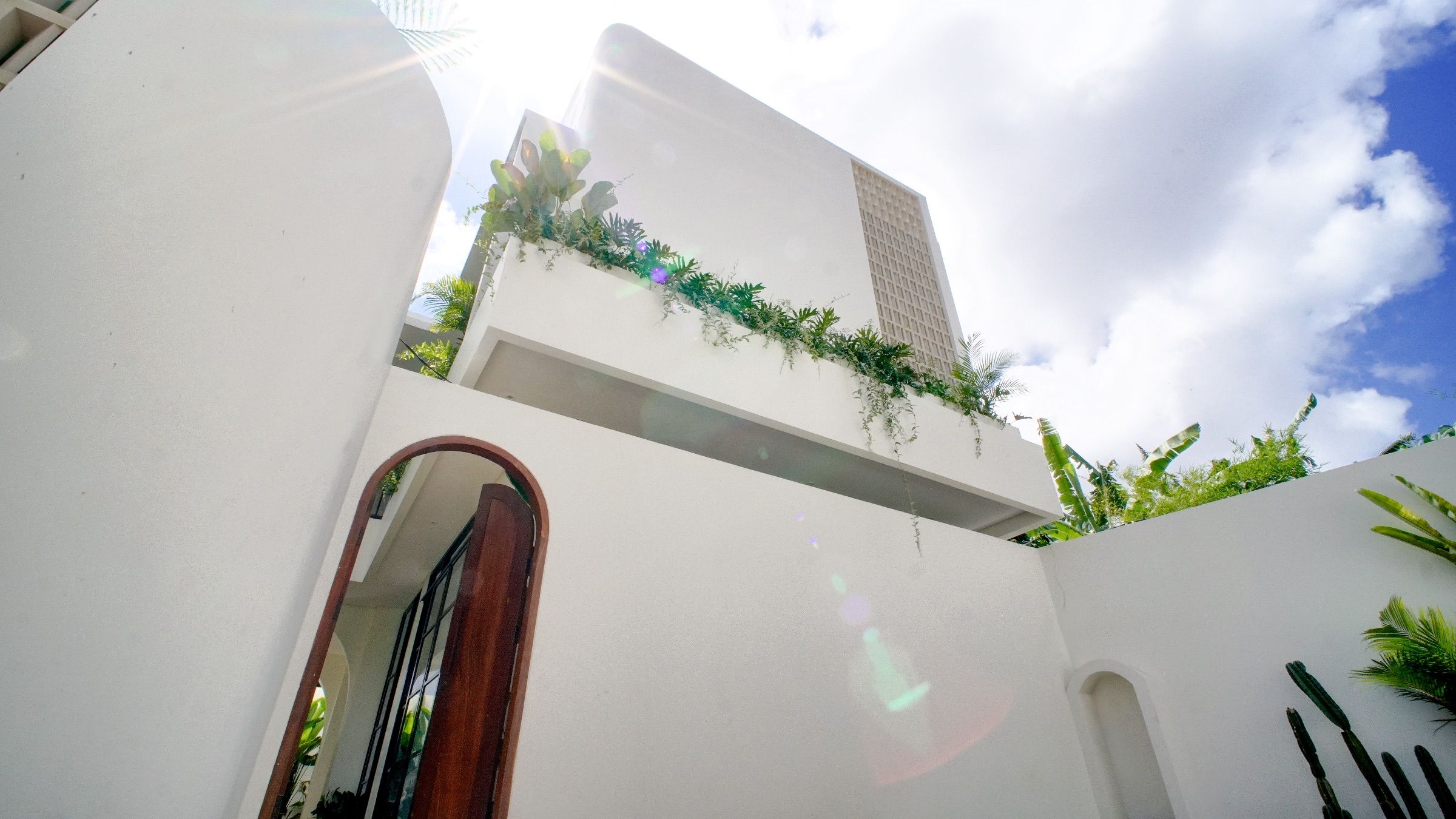 Private 2-Bedroom Villa with Rooftop & Ocean View — view 3